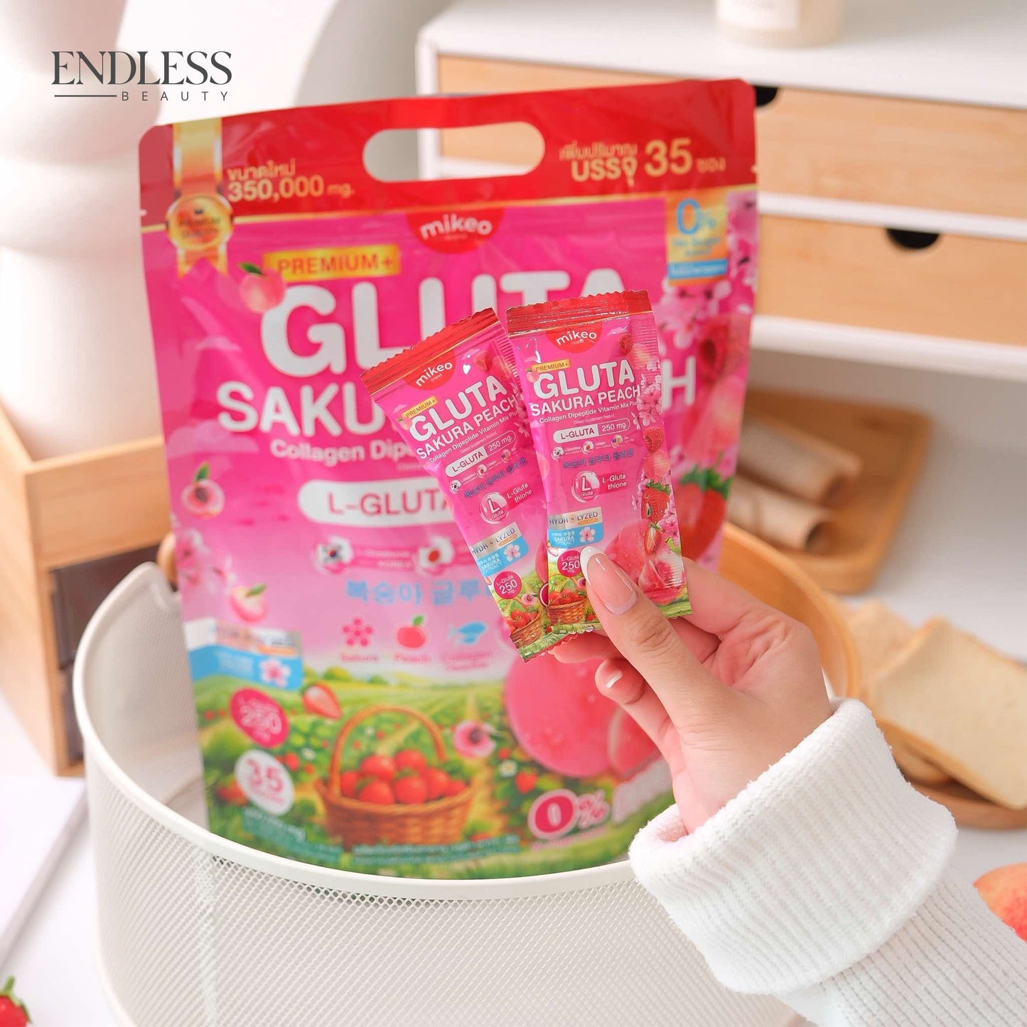 Gluta Sakura Peach Collagen Dipeptide Vitamin Mix Plus